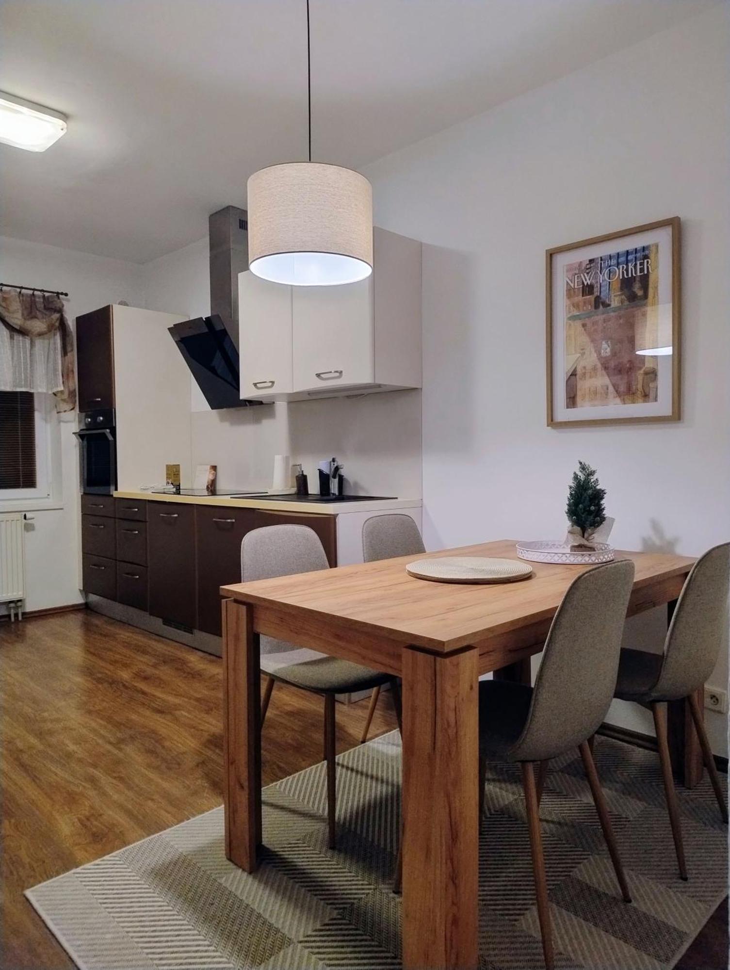Apartment Carla การ์โลวีวารี ภายนอก รูปภาพ
